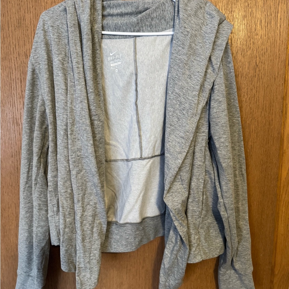 Nike Women's Gray Dri-Fit cartigan